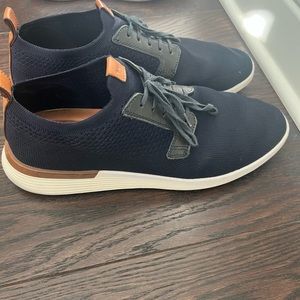 Blue M Wolf and Shepard Size 11